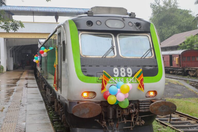Class 14 A powerset train ready to start the ride from Badulla railway Station