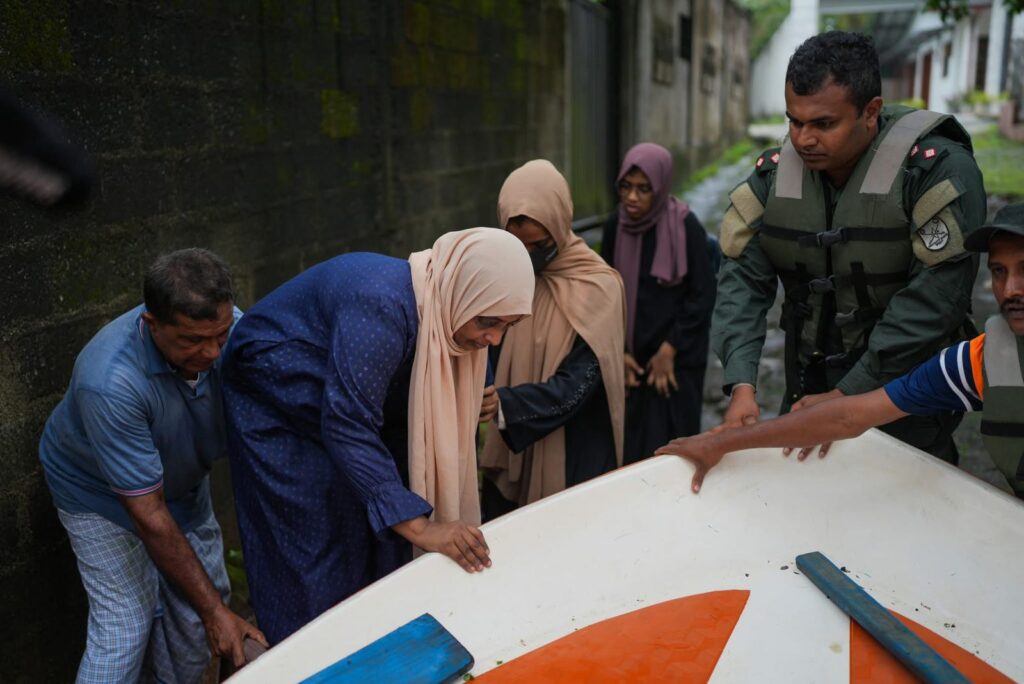 Sri Lankan Armed forces are helping the rescue mission