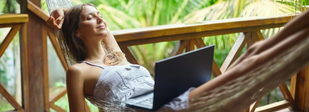 Digital Nomad in Sri Lanka - Image via Sri Lanka Tourism Alliance