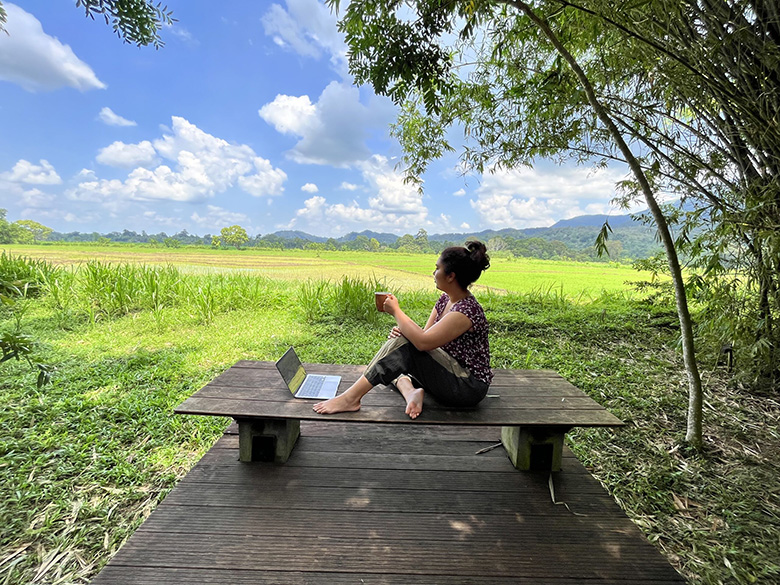 Staying Connected and Working Remote - Via thatgoangirl